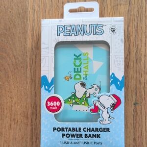 Brand New Peanuts Snoopy Portable Power Bank